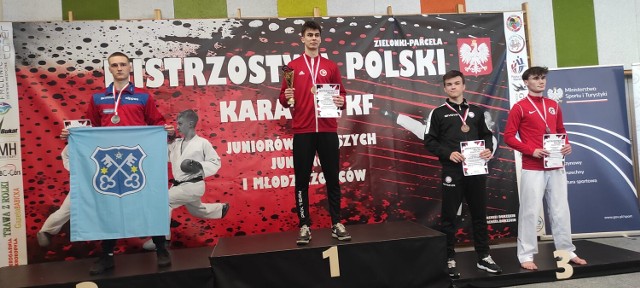 Trzy medale przyniosły zawodnikom Pleszewskiego Klubu Karate Mistrzostw Polski Karate WKF Juniorów Młodszych, Juniorów i Młodzieżowców, które w dniach 3-4 czerwca odbyły się w miejscowości Zielonki-Parcela koło Warszawy. Na podium stanęli: Jakub Borowczyk, Michał Florczak i Maja Kolanowska.