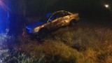 Wypadek na Raciborskiej w Bluszczowie. Audi w rowie