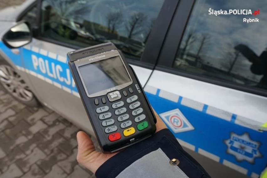 Za mandat w Rybniku zapłacisz kartą. Policja ma terminale płatnicze