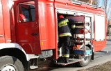 Dramat w Żaganiu. W pożarze kamienicy zginęła jedna osoba. W mieszkaniu odnaleziono zwęglone ciało 
