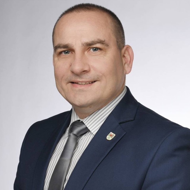 Krzysztof Wolny burmistrz gminy Międzychód z absolutorium za wykonanie budżetu 2022, ale bez wotum zaufania od Rady Miejskiej Międzychodu (27.06.2023).