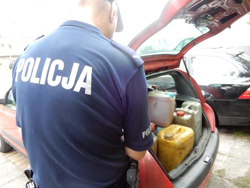 Ukradli 200 litrów oleju opałowego. Zostali złapani na gorącym uczynku przez policjantów z Włocławka