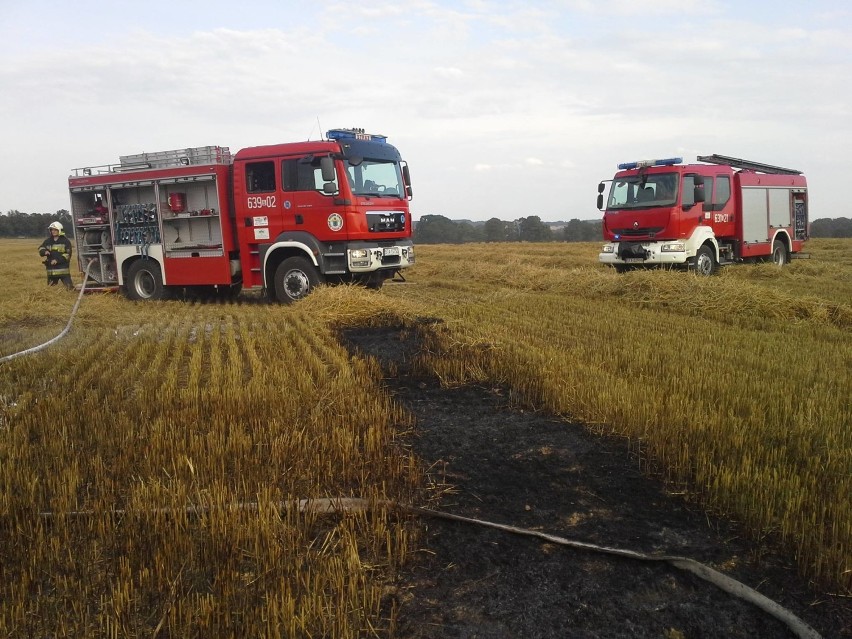 Pożar kombajnu w Miedarach