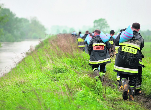 Wielu z członków OSP pracowało w czasie majowej powodzi niemal bez przerwy