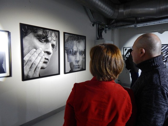 Wystawa fotografii "Ciechowski-Świetlicki" dostępna jest do zwiedzania do 28 lutego.