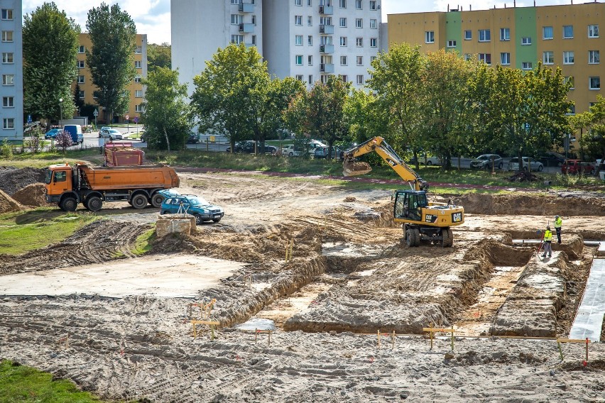 Nowe skrzydło SP20 rośnie w oczach. Zobacz jak inwestycja...