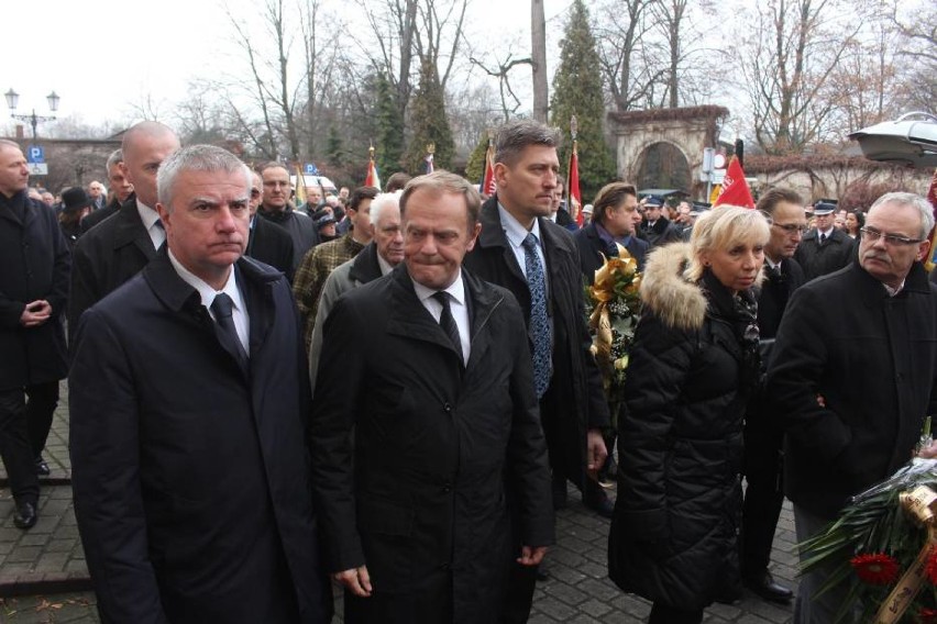 Donald Tusk wygłosił mowę pożegnalną na pogrzebie Tomasza Tomczykiewicza 