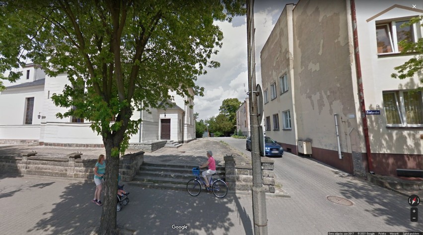 Mieszkańcy Wągrowca i okolicy przyłapani przez Google Street View w okolicy kościołów. Kto znalazł się na zdjęciach? 