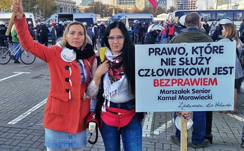 Marsz o Wolność. Mieszkańcy Radomska na proteście w Warszawie [ZDJĘCIA]