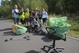 "Warta warta posprzątania". Wolontariusze zbierają odpady z brzegów rzeki [ZDJĘCIA]