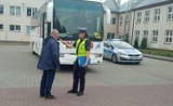 Trwają wiosenne kontrole autobusów wiozących dzieci i młodzież prowadzone przez poddębicką policję. Będą prowadzone także latem ZDJĘCIA