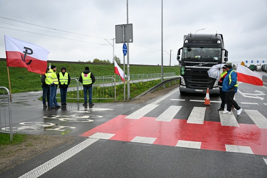 Protest rolników w pobliżu polsko-ukraińskiego przejścia...