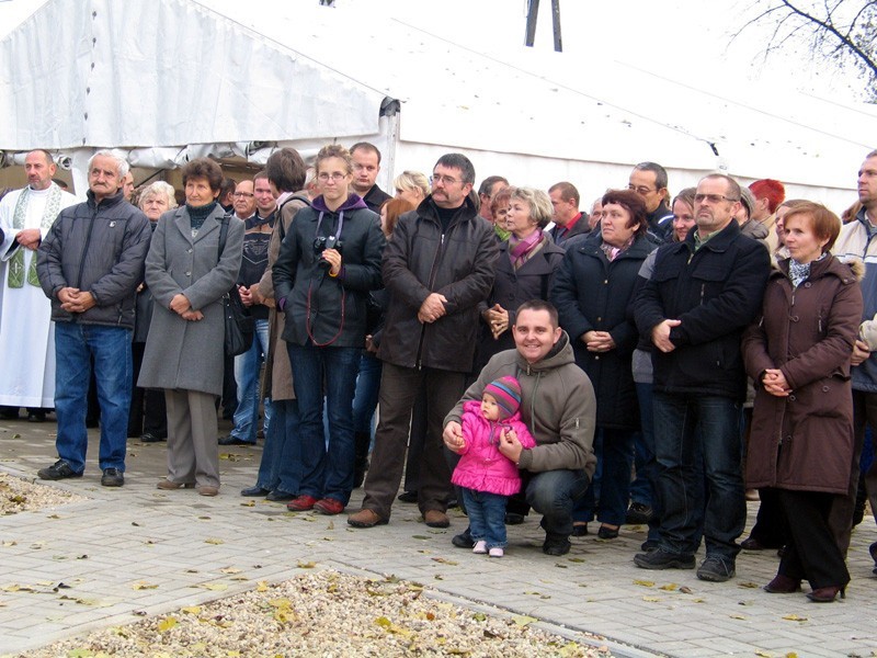 W uroczystości uczestniczyli licznie przybyli mieszkańcy...