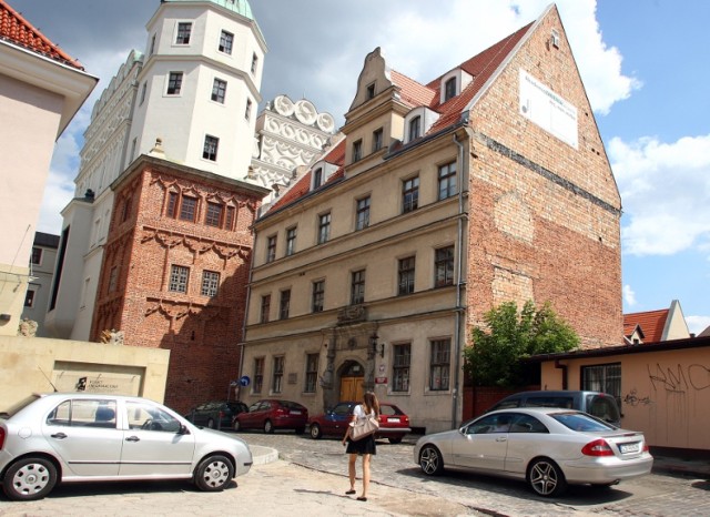 Budynek Akademii Sztuki przy ul. Grodzkiej doczeka się remontu po 30 latach.