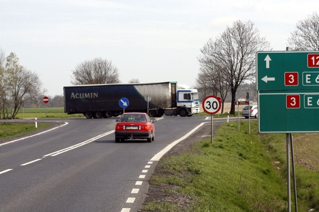 Na skrzyżowaniu krajowej 3 i 12 często dochodzi do wypadków.