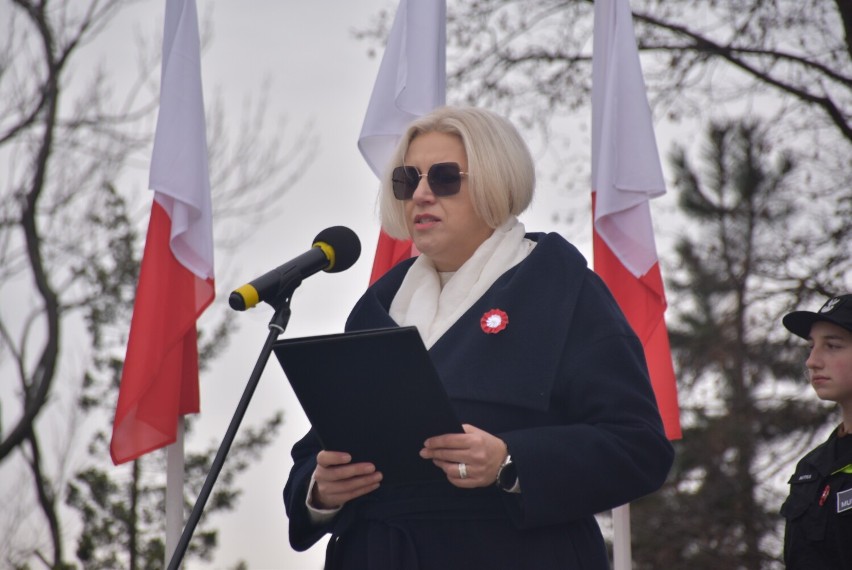 Święto Niepodległości w Gnieźnie. Przed pomnikiem Chrobrego złożono wieńce [FOTO]