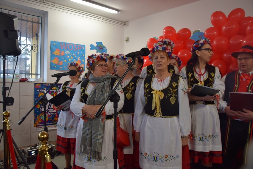 Dokładnie 235 mieszkańców wspólnie zaśpiewało Kaszëbsczé...