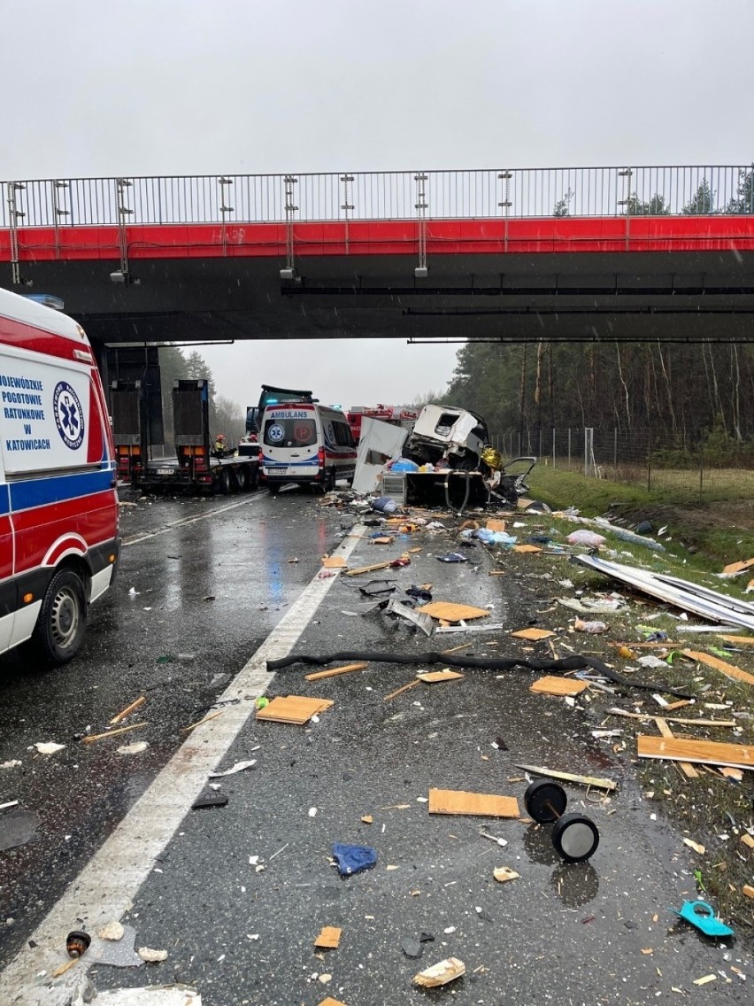 Tragiczny wypadek w Mierzęcicach 16 kwietnia 2021. 

Zobacz...