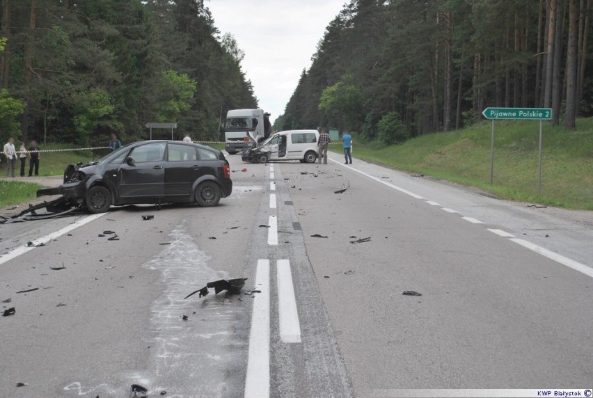 Wypadek w Pijawne Polskie.  Cztery osoby trafiły do szpitala [zdjęcia]