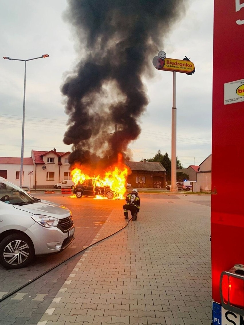 Pożar samochodu w Koziegłowach.
