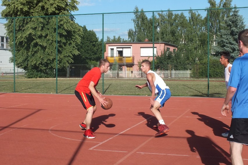 Otwarty turniej stretballa na pniewskim Orliku [zdjęcia]