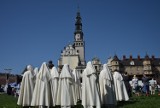 Pielgrzymowanie w liczbach. Ilu pątników "zameldowało się" na Jasnej Górze?