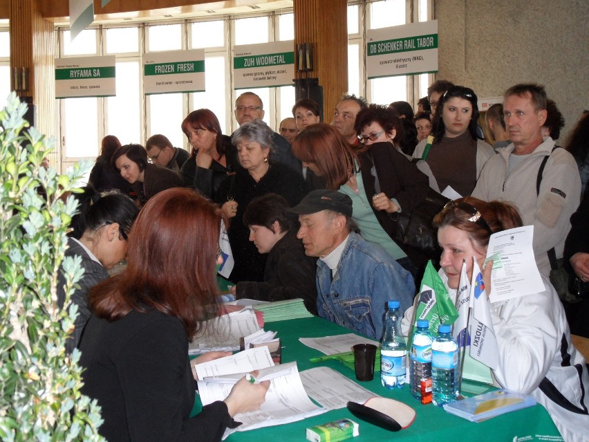 2000 osób odwiedziło Targi Pracy w Rybniku. Dla mieszkańców przygotowano około 800 ofert pracy