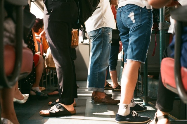 Kierowca autobusu niczym kierowca rajdowy? "Moje dziecko wylądowało na podłodze"