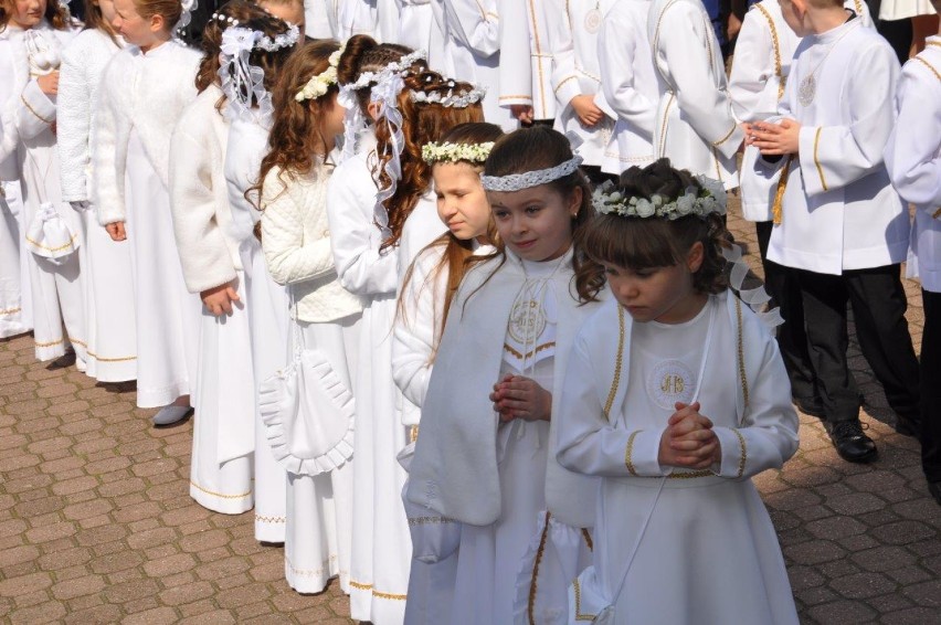Dzieci z oleśnickich parafii przystąpiły do I Komunii Świętej