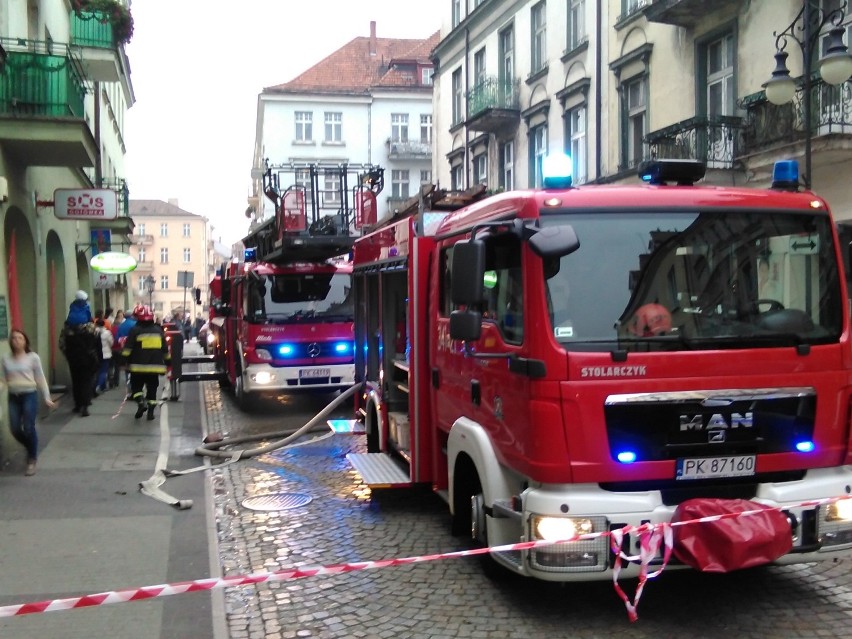 Pożar w kamienicy przy ulicy Złotej