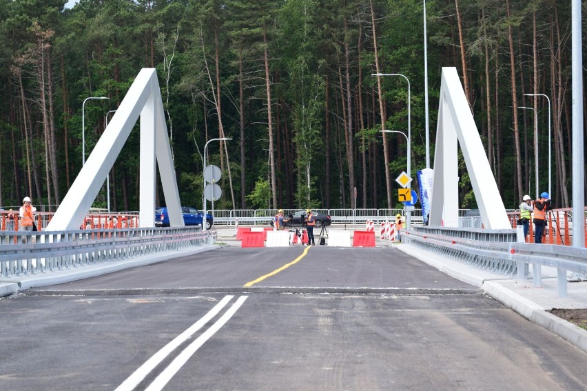 Przekop Mierzei Wiślanej. Samochody jeżdżą już nad przekopem. Pierwszy most oddany do użytku