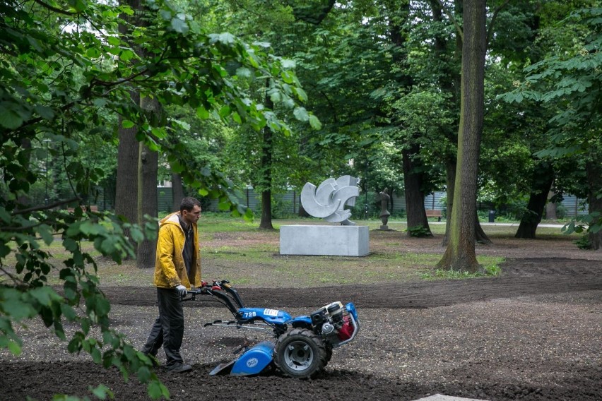 16.05.2018 krakow 
park krakowski prace wykonczeniowe...