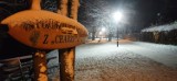 Okolice Chojnic zasypane śniegiem. I ciągle pada. Świat stał się bajkowy