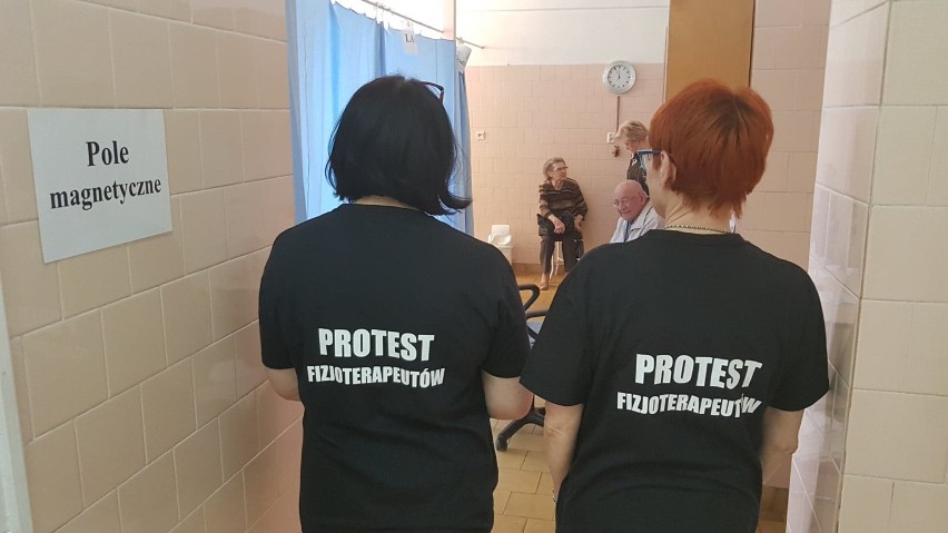 Protest fizjoterapeutów w szpitalu w Piotrkowie. Rozpoczęli...