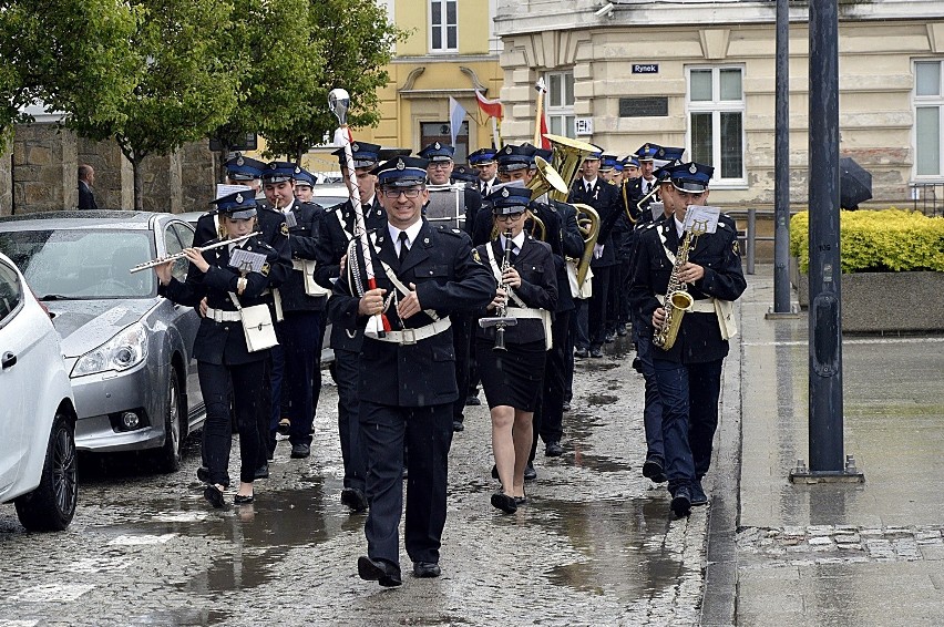 Gorlice. Uroczysta zbiórka na Rynku. Strażacy obchodzili swoje świeto [ZDJĘCIA]