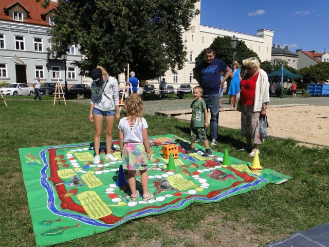 Całe rodziny brały udział w grach ekologicznych, na kolejnej imprezie z cyklu „Niedziela w Rynku”. Więcej na kolejnych zdjęciach.