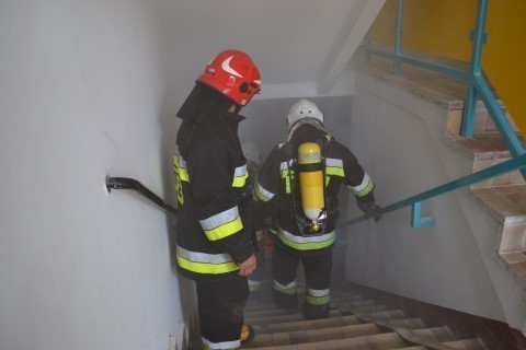 Zaskoczyn, gm. Trąbki Wielkie. Ćwiczenia strażaków w Domu Pomocy Społecznej. Zdjęcia