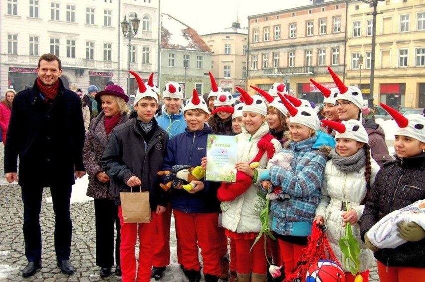 Wielkie witanie wiosny na rynku w Kępnie. ZDJĘCIA