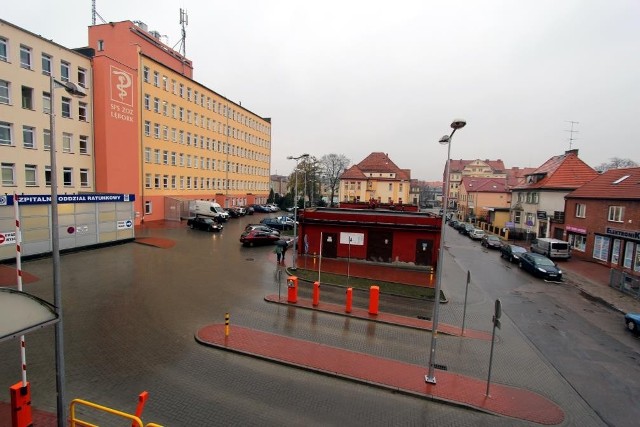 Płatny parking przy szpitalu