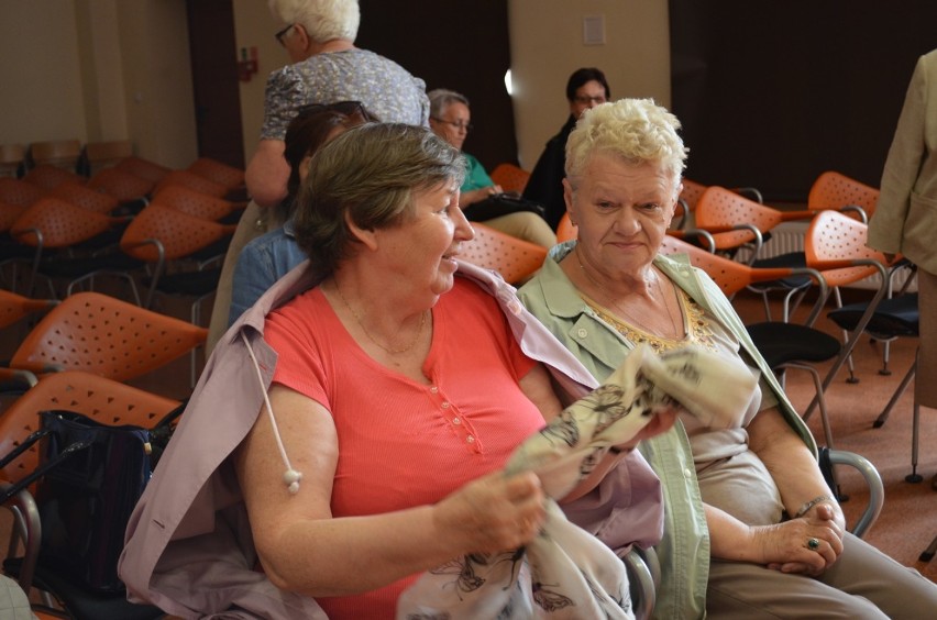 Studenci - seniorzy zaprosili do Głogowa teatr