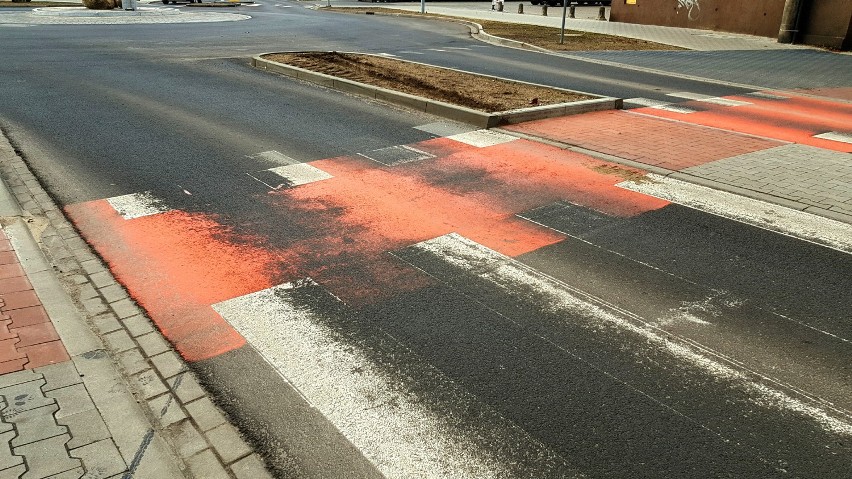 Leszno. Wytarte pasy na Lipowej. Będzie poprawka na gwarancji [ZDJĘCIA] 