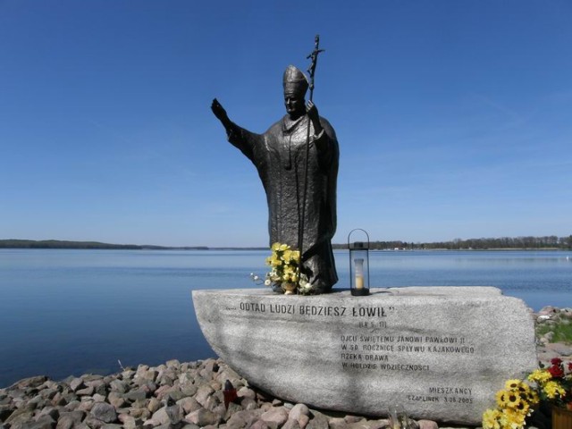 Obelisk w Czaplinku na cześć Jana Pawła II