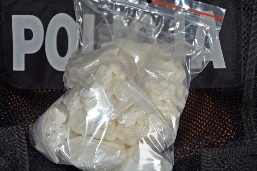 Policjanci znaleźli i zabezpieczyli 4911 tabletek ecstasy,...