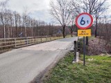 Uwaga kierowcy! Zakaz wjazdu na drewniany most w Łopuszce Wielkiej
