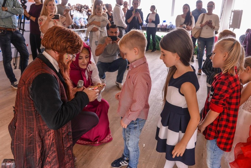 Gala plebiscytu "Uśmiech Dziecka" 2018. Powiat pucki i finaliści w sopockiej Zatoce Sztuki