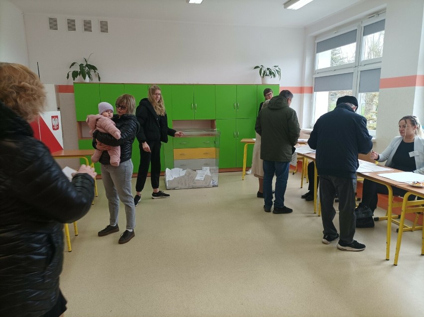 Druga tura wyborów w Kościerzynie. Mieszkańcy wybierają burmistrza Kościerzyny