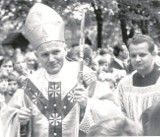 Karol Wojtyła na starych zdjęciach [WIĘCEJ ZDJĘĆ]