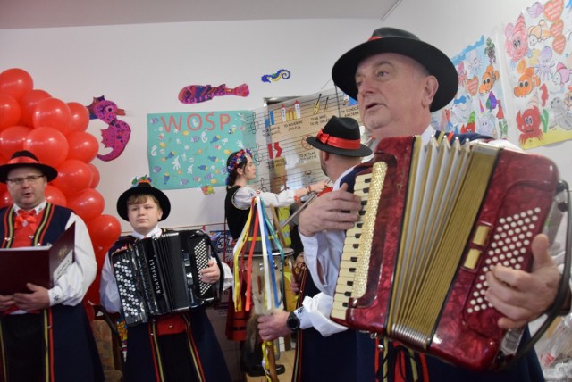 Dokładnie 235 mieszkańców wspólnie zaśpiewało Kaszëbsczé nótë w 2023 roku w Bolszewie.