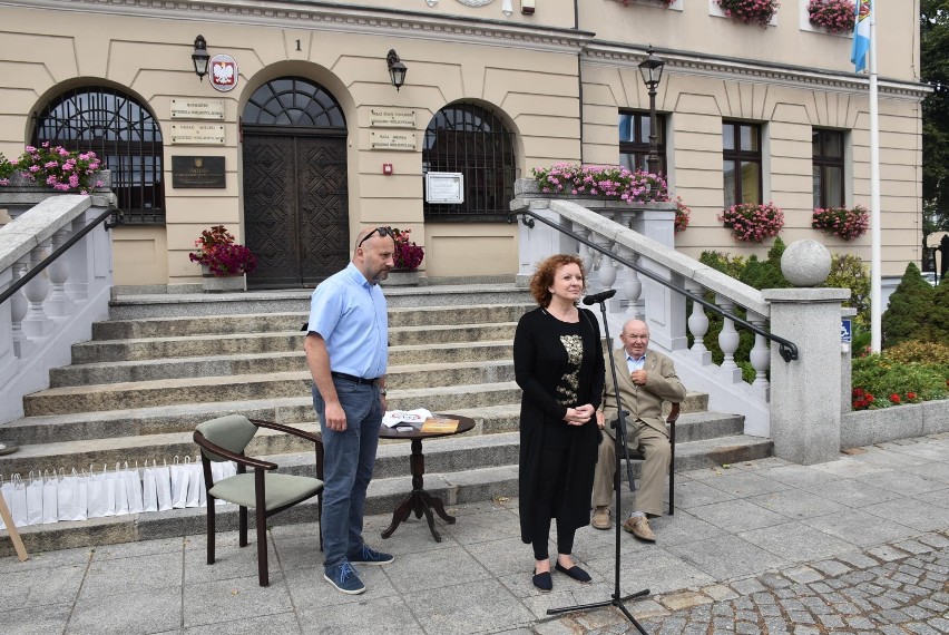 Grodzisk Wielkopolski: Wernisaż XVII Międzynarodowego Pleneru Malarsko - Rzeźbiarskiego