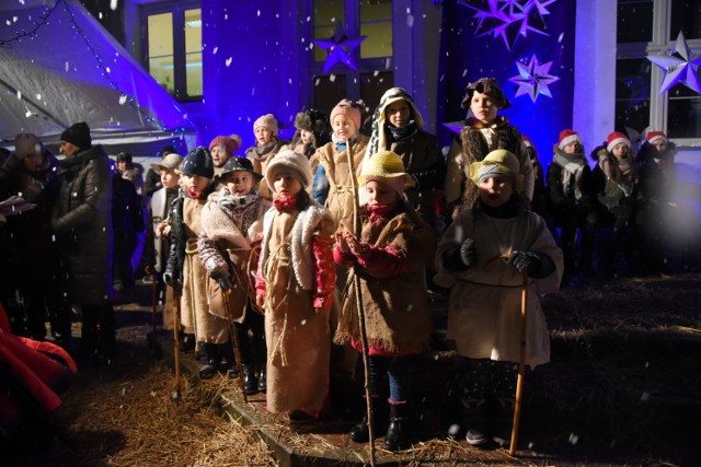 W piątek, 15 grudnia, przy Szkole Podstawowej nr 2 odbył się bożonarodzeniowy jarmark.